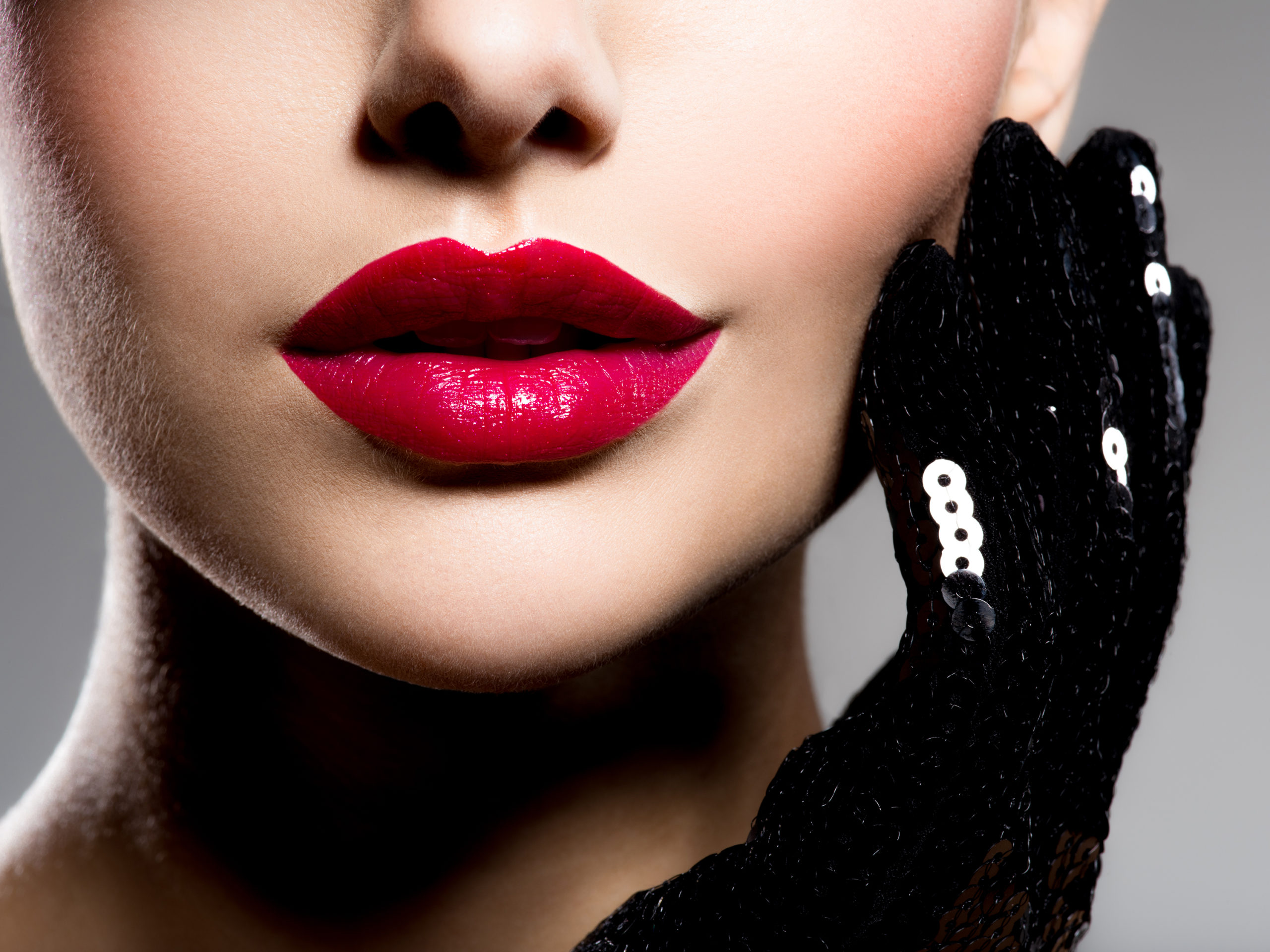 //www.secretdiarygirls.com/wp-content/uploads/2022/02/lose-up-women-s-lips-with-red-lipstick-black-gloves-cheek-scaled.jpg